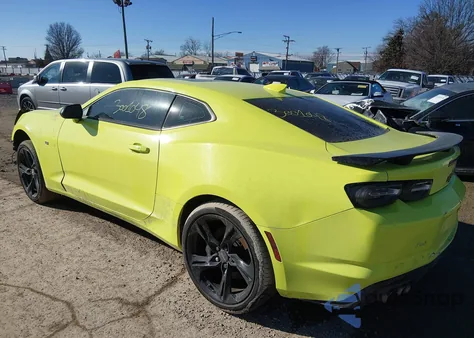 2021 Chevrolet Camaro z USA, uszkodzony, nr VIN 1G1FF1R76M0138722
